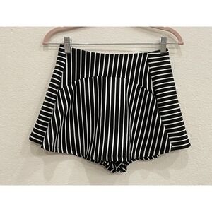 NEW! Rumor Boutique Striped Panel Skort Black and‎ White Small Skirt Shorts